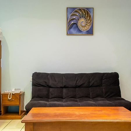 Cowrie Beach Haven Studio Apartment Mombasa Bagian luar foto